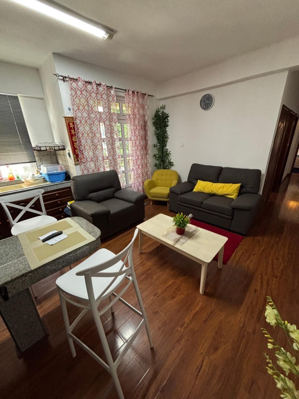 Living room, Seating area, Dining area