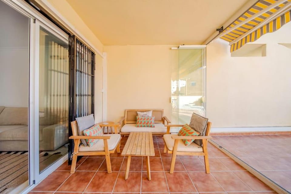 2 Bed Apartment, Big Terrace, Pool, Views + Beach! Apartment in Costa del Sol