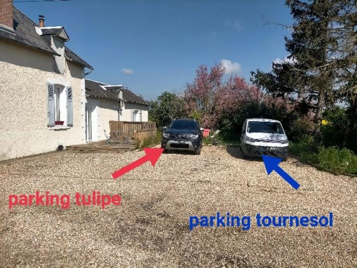 studio ''tulipe'' dans le Berry Apartment in Centre-Val de Loire