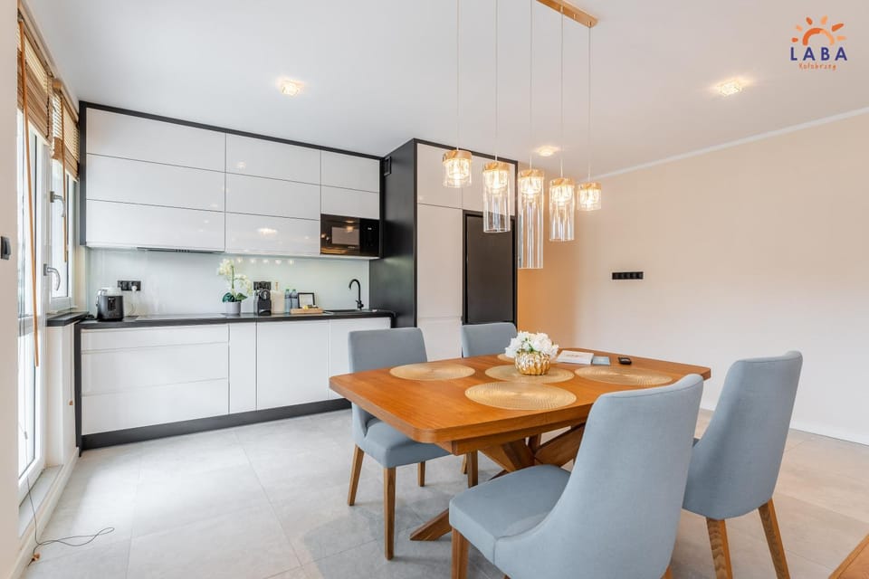 Kitchen or kitchenette, Dining area, dishwasher, oven, pet friendly, stove, toaster