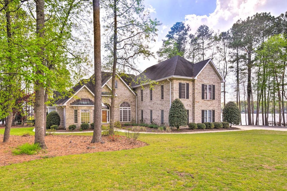 Dock & Fire Pit: Mt Gilead Villa on Lake Tillery Villa in Lake Tillery