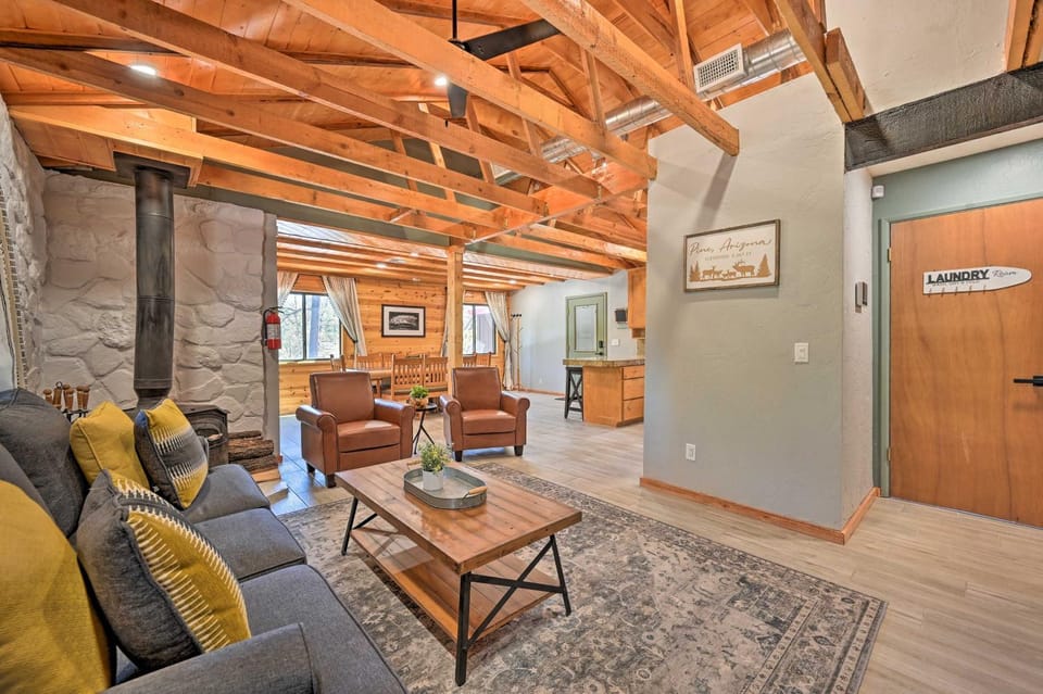 Cabin in Tonto National Forest: Deck & Views! Cabin in Strawberry