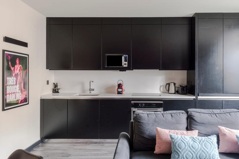 Soho 2-Bed Apartment - Old Compton St - Sleeps 6 Apartment in City of Westminster