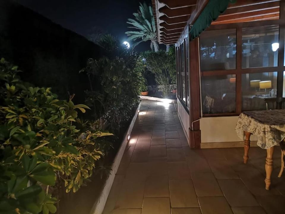 Las Tartanas Two Bedroom Bungalow House in Maspalomas