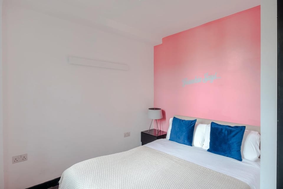 West End 2-Bed - Soho - Sleeps 6 Apartment in City of Westminster