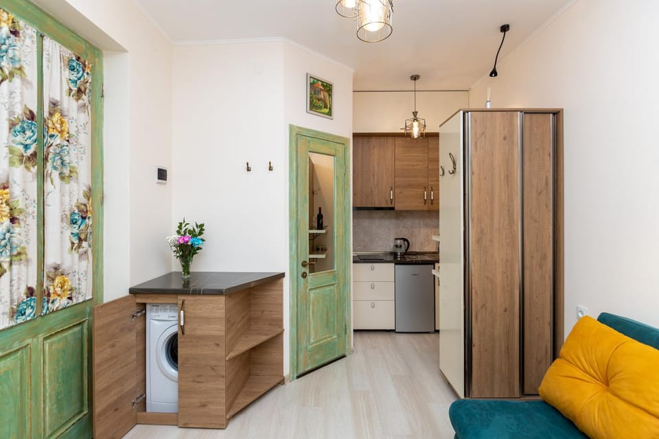 Kitchen or kitchenette, Communal kitchen