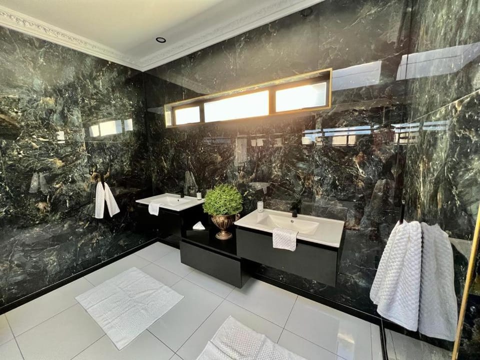 Forty 4 On Hoog Bed and Breakfast in South Africa