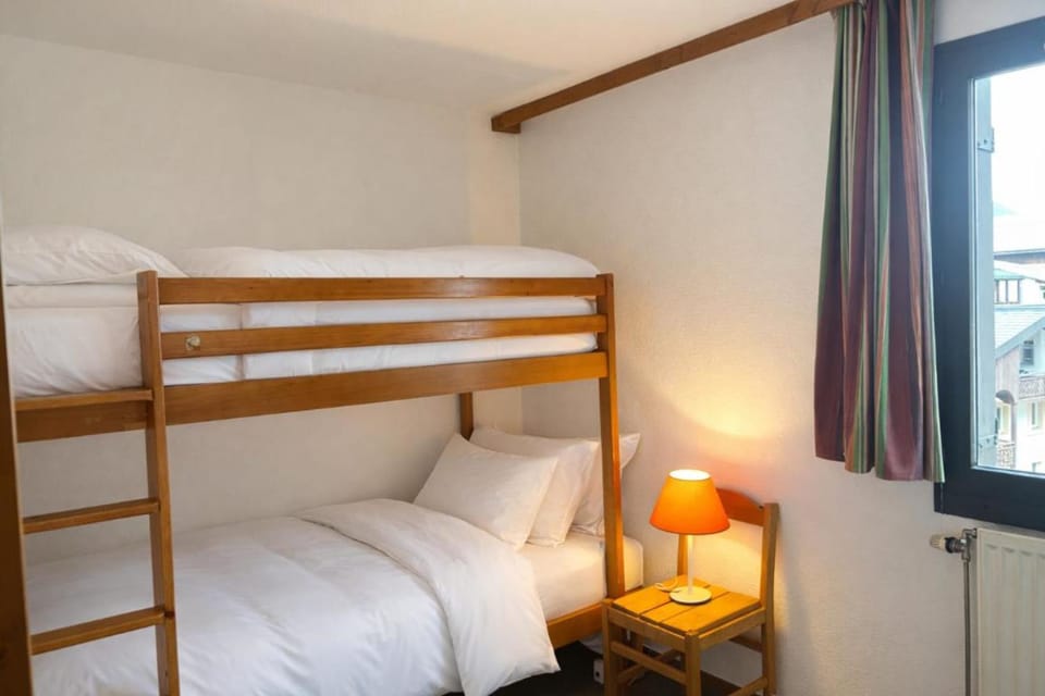 Nice flat with balcony view Mont Blanc Parking Apartment in Chamonix