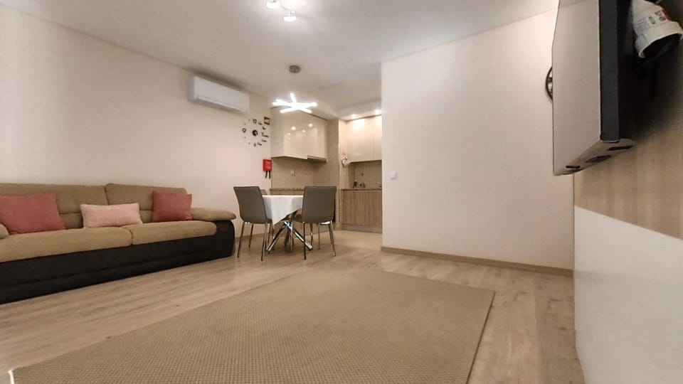 TV and multimedia, Living room, Dining area
