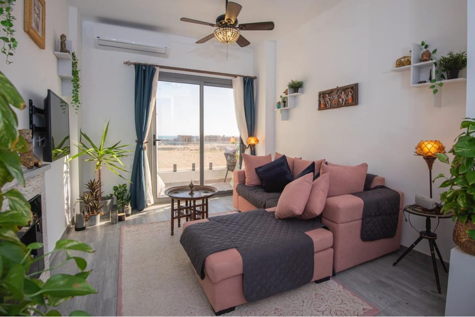 Chic Penthouse Retreat with El Gouna access wifi Apartment in Hurghada
