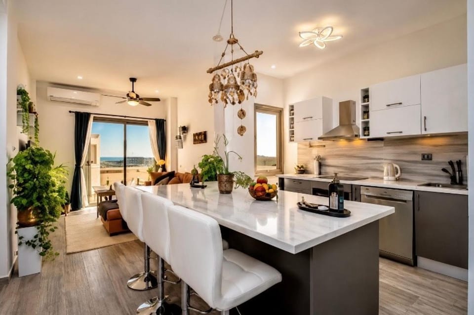 Chic Penthouse Retreat with El Gouna access wifi Apartment in Hurghada