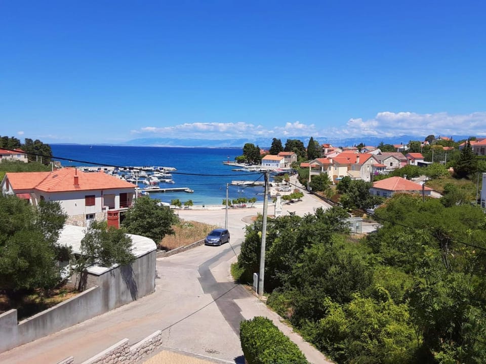 Sunshine Place by the beach Apartment in Zadar County