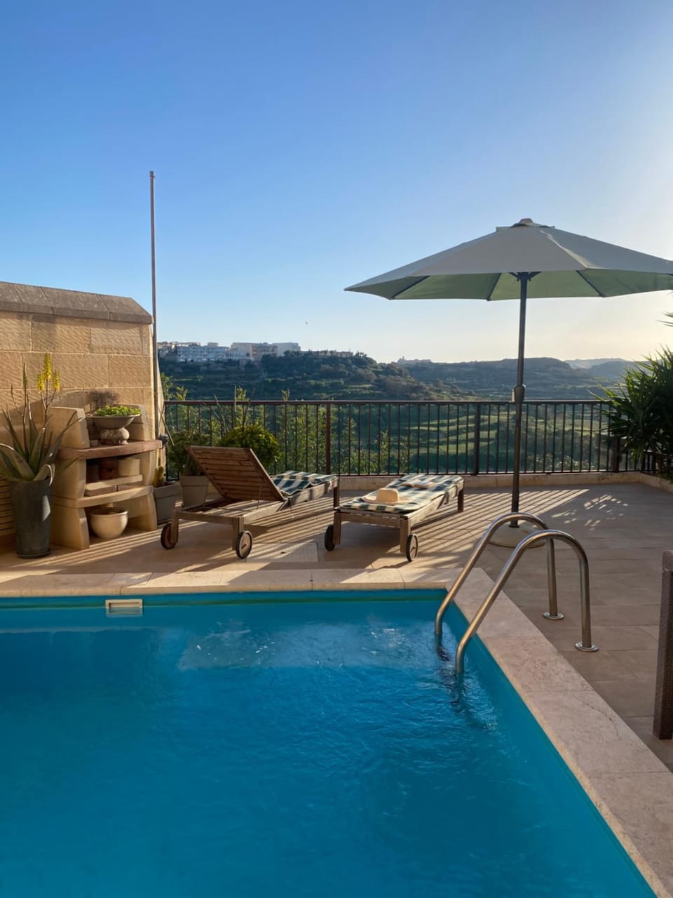 Patio, Day, Natural landscape, View (from property/room), Balcony/Terrace, Pool view, Swimming pool, sunbed