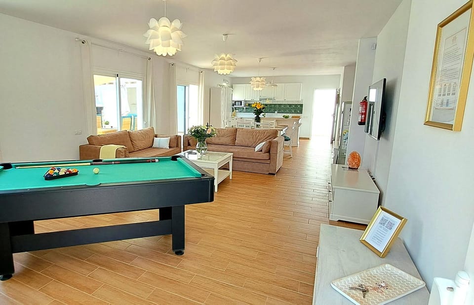 Property building, Billiard, Billiard