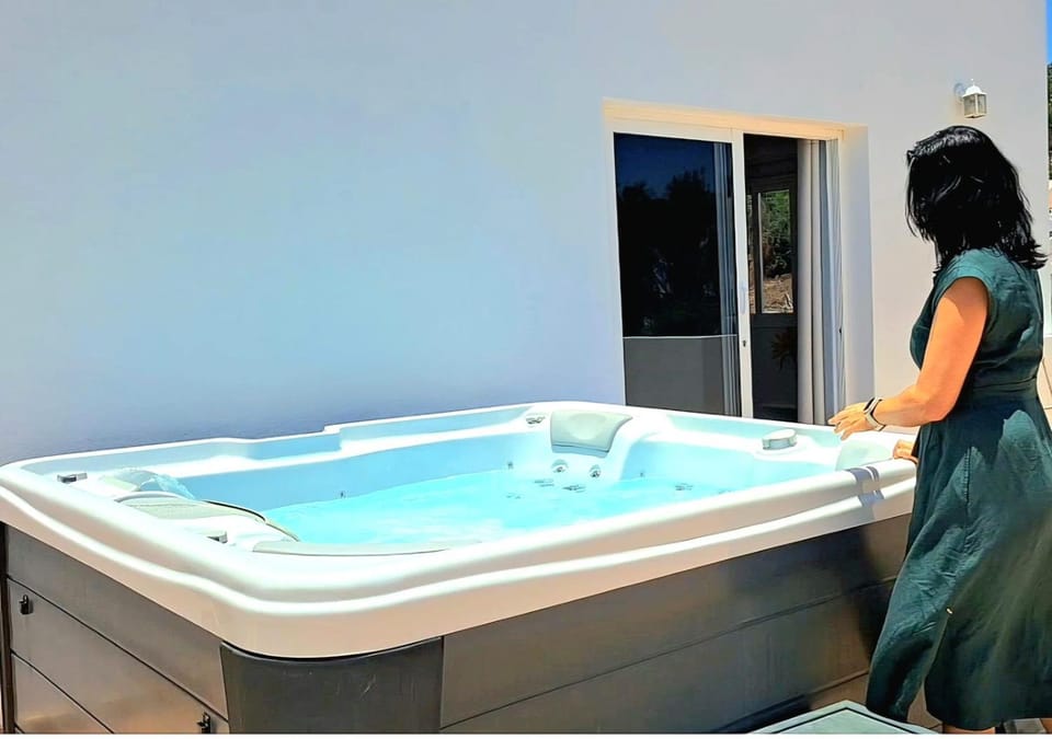 Villa Calma Climatized pool Private Jacuzzi Spa in Tarajalejo Villa in Maxorata