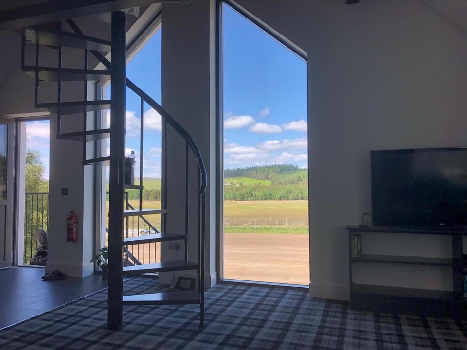 Rest At Last - Highland Apartment with Private hot tub Apartment in Scotland