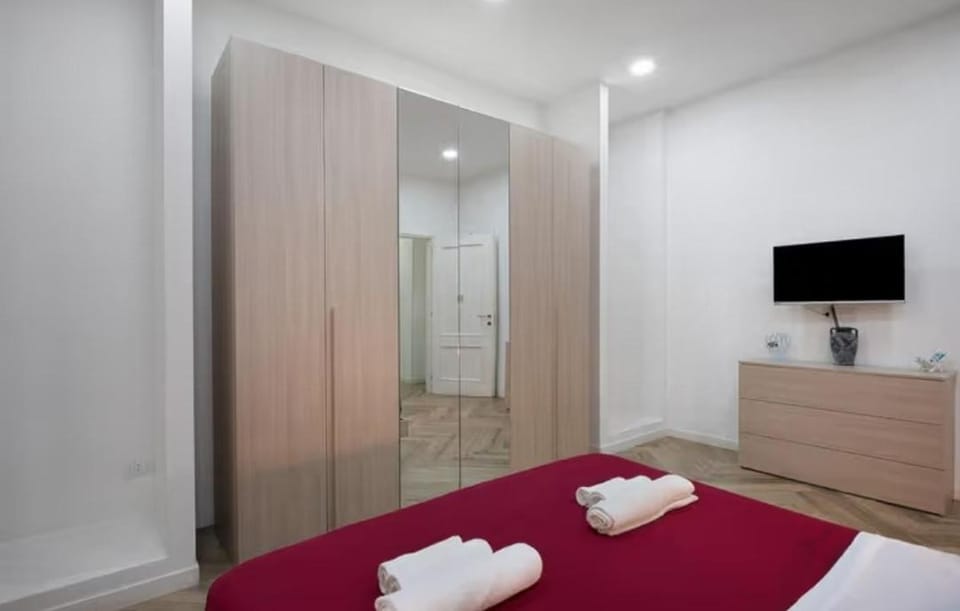 TV and multimedia, Photo of the whole room, Bedroom, wardrobe
