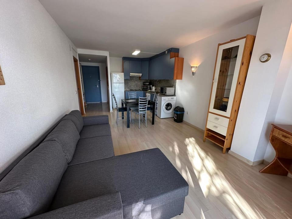 Bonito piso en Roses con piscina y parking AV-66 Apartment in Roses