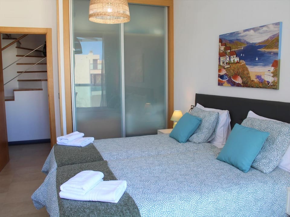 Bed, Balcony/Terrace, Photo of the whole room, Bedroom