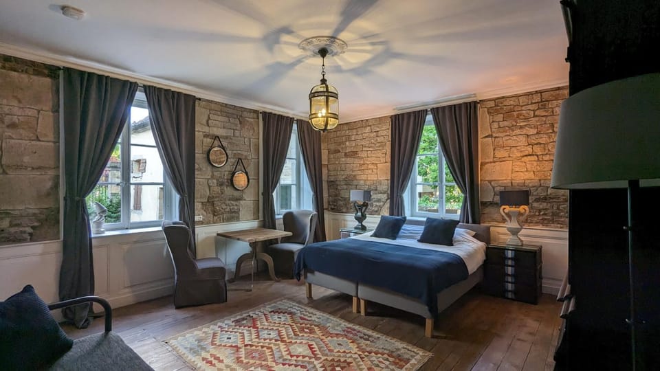 Bed, Seating area, Bedroom, Inner courtyard view, air conditioner