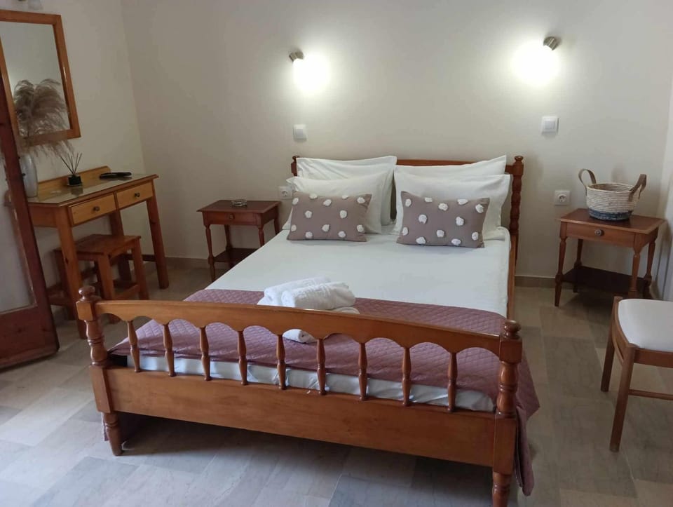 Bed, Photo of the whole room