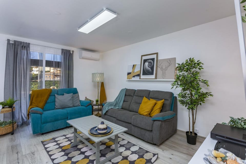 Communal lounge/ TV room, Living room