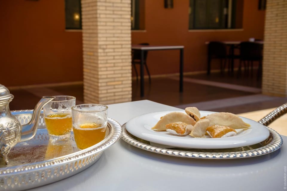 Restaurant/places to eat, Food and drinks