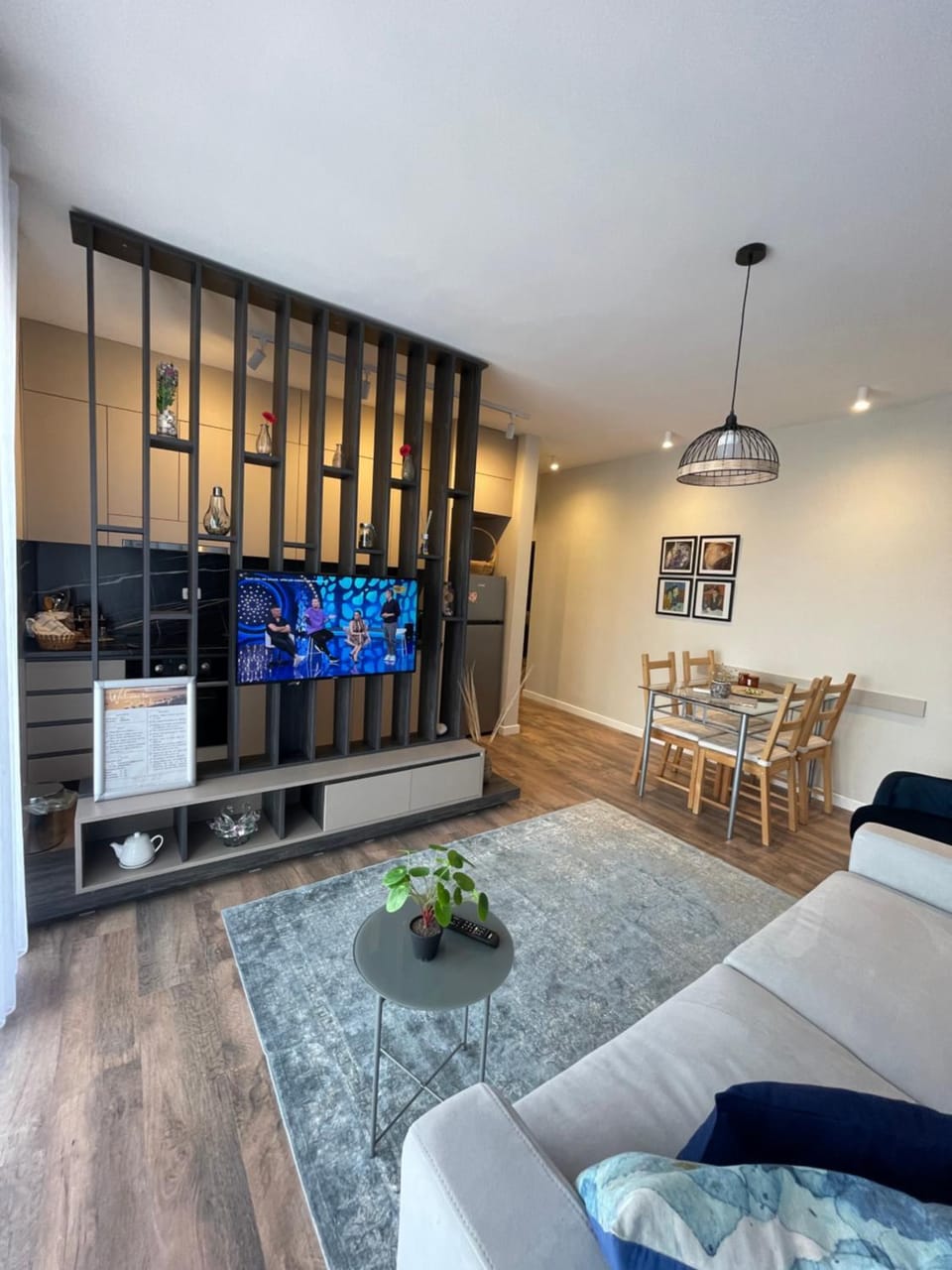 TV and multimedia, Living room, Seating area