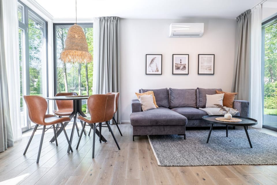 Living room, Seating area, Dining area, air conditioner