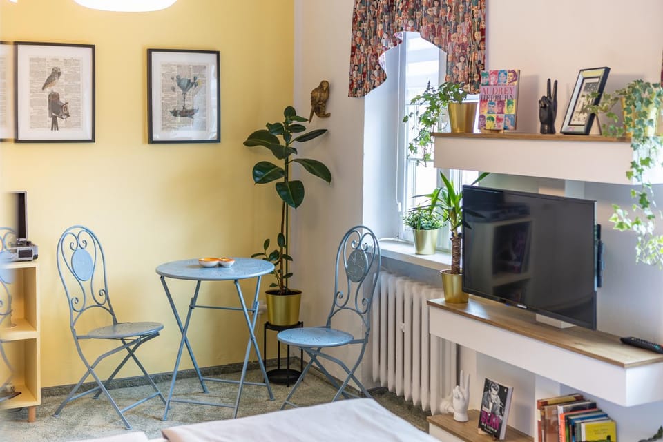 TV and multimedia, Decorative detail, Decorative detail