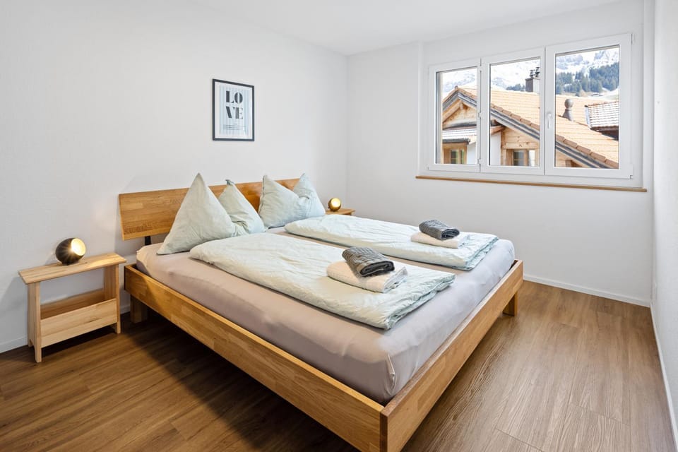 Bed, Photo of the whole room, Bedroom, towels