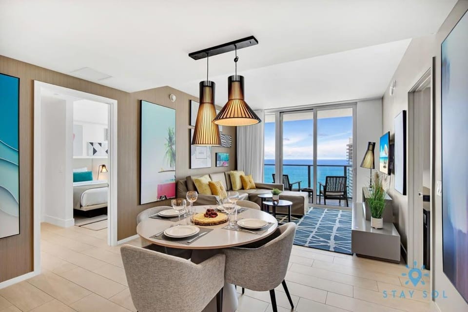 Oceanfront Balcony - Amazing Pools - Gym Apartment in Hollywood Beach