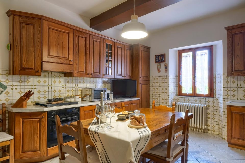 Property building, Kitchen or kitchenette, Living room