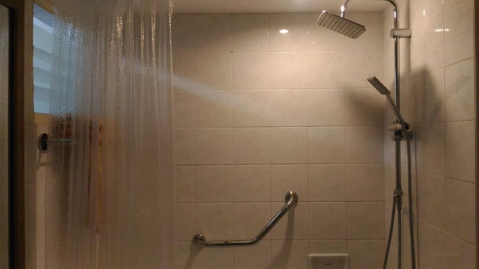 Shower, Hot Tub