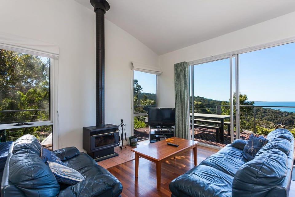 Seamist elevated with an amazing outlook - BYO Linen House in Lorne