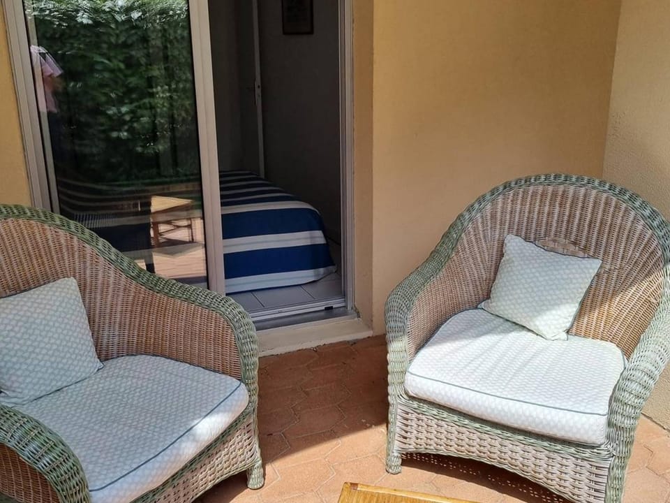 Arcachon, Ville de Printemps - Appartement T2 avec Jardin à 250m des Plages - FR-1-433-91 Apartment in Arcachon