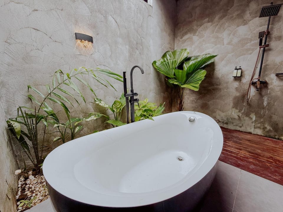 Bathroom, Bath
