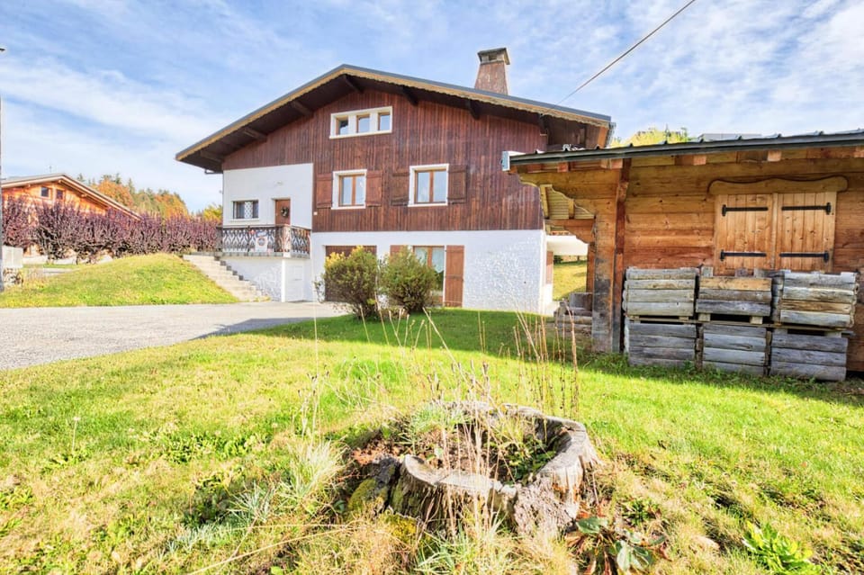 Résidence Beau Virage - Appartement de charme au pied des pistes, terrasse avec de superbes vues montagnes MAE-0234 Apartment in Notre-Dame-de-Bellecombe