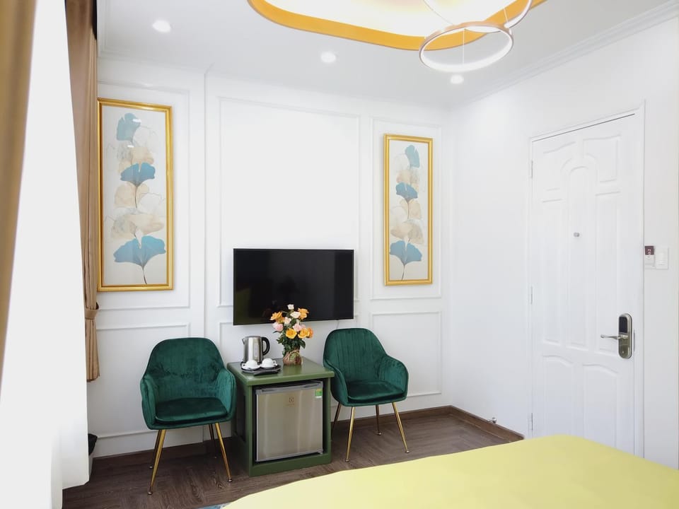 Communal lounge/ TV room, TV and multimedia, Living room, Seating area