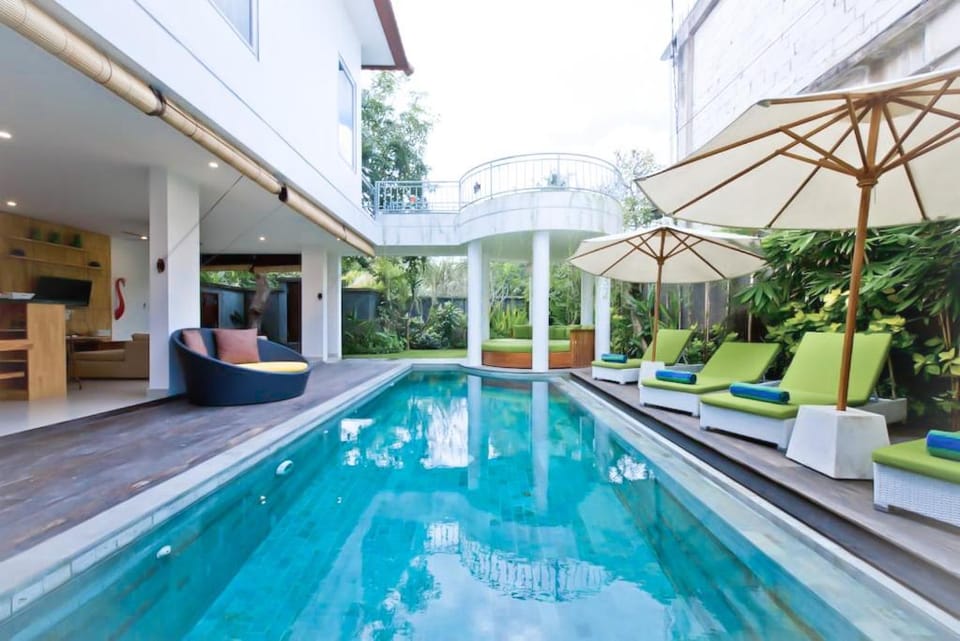3BR Del Mar Beach Villas Near La Plancha Seminyak Villa in Kuta