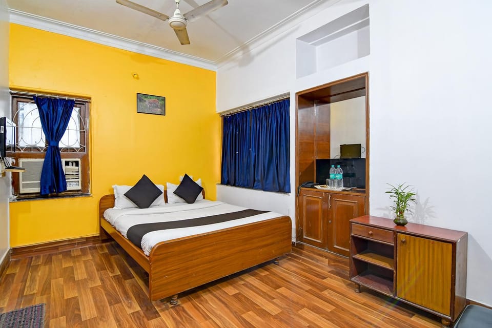 Bed, Bedroom, fireplace, air conditioner