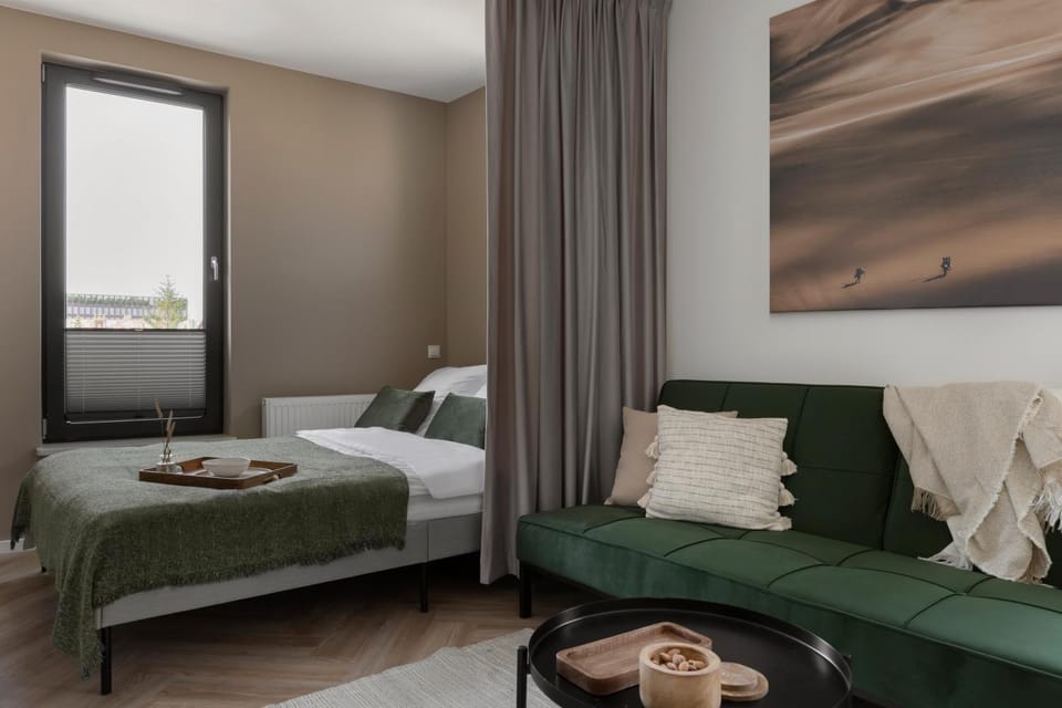 Bed, Photo of the whole room, Seating area