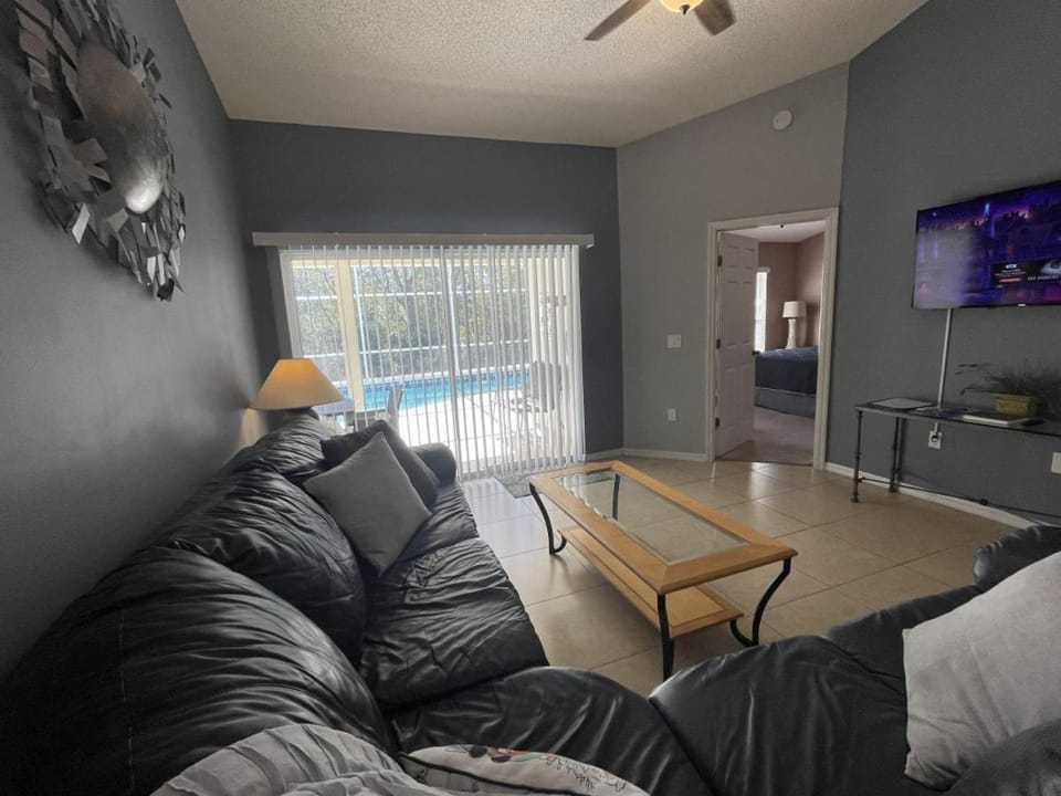 3 Bedroom Villa with Poolside Cinema and Games Room Close to theme Parks sleeps 6 House in Four Corners