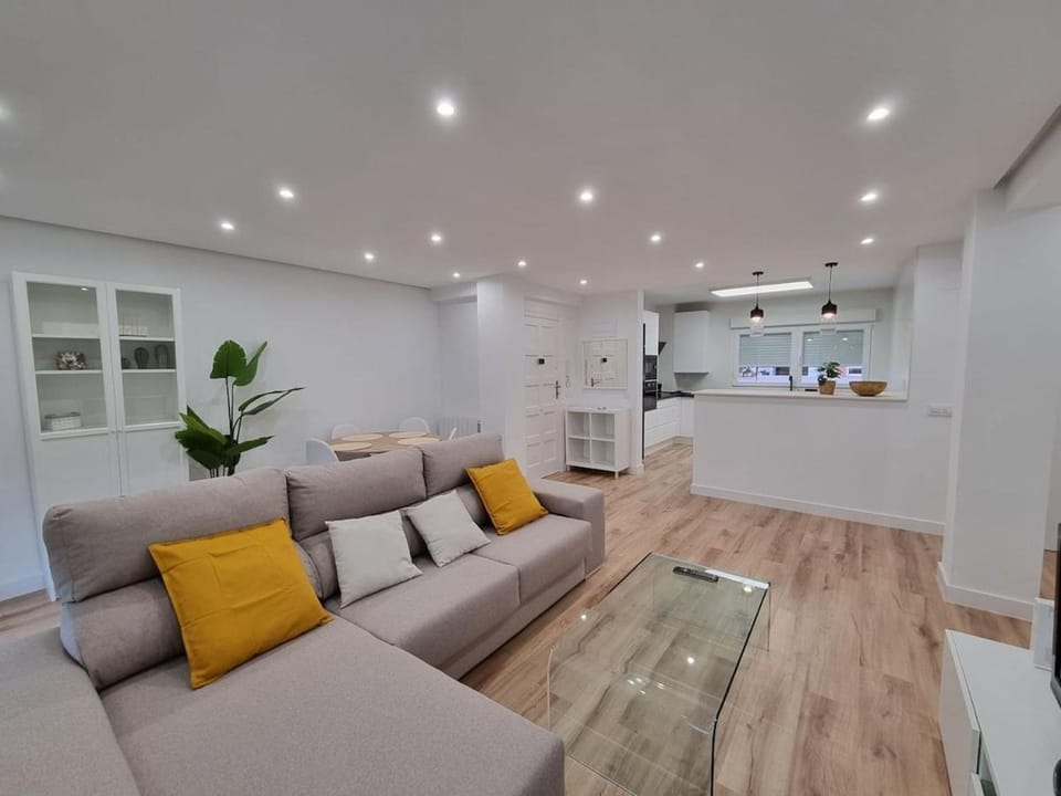 Communal lounge/ TV room, Living room