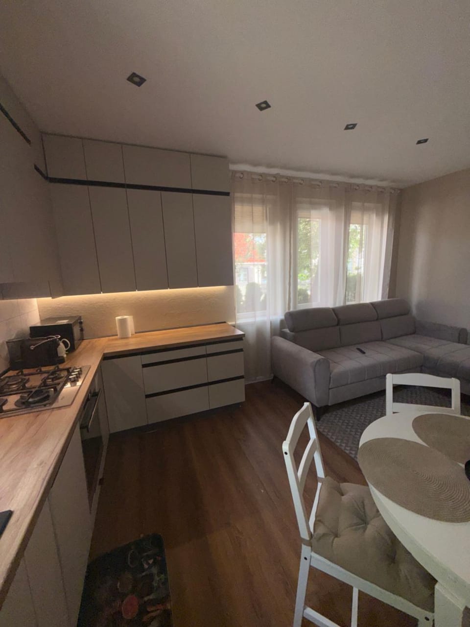 Living room, Seating area, kitchen