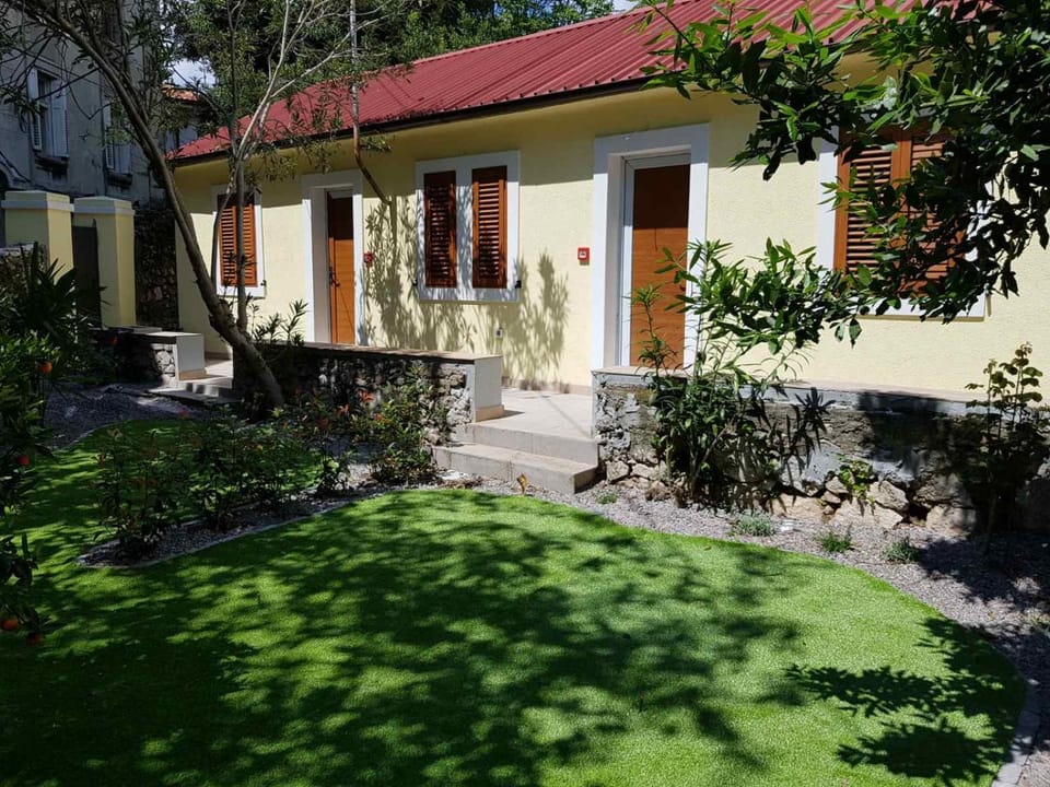 Facade/entrance, Garden