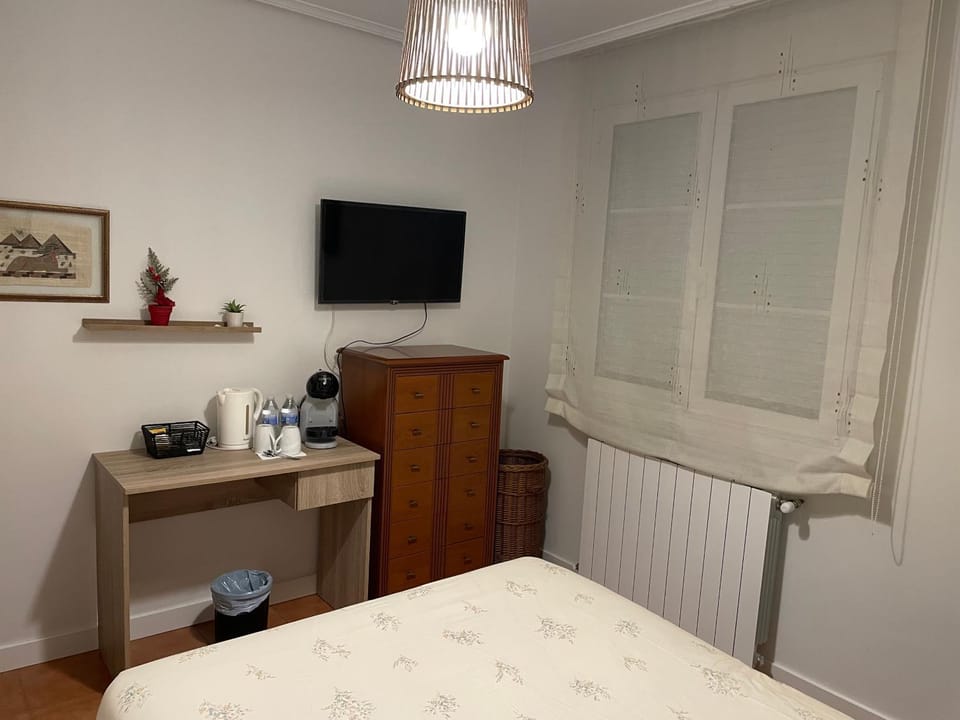 Habitación con baño privado y jardín Cerca de las playas Vacation rental in Cantabria
