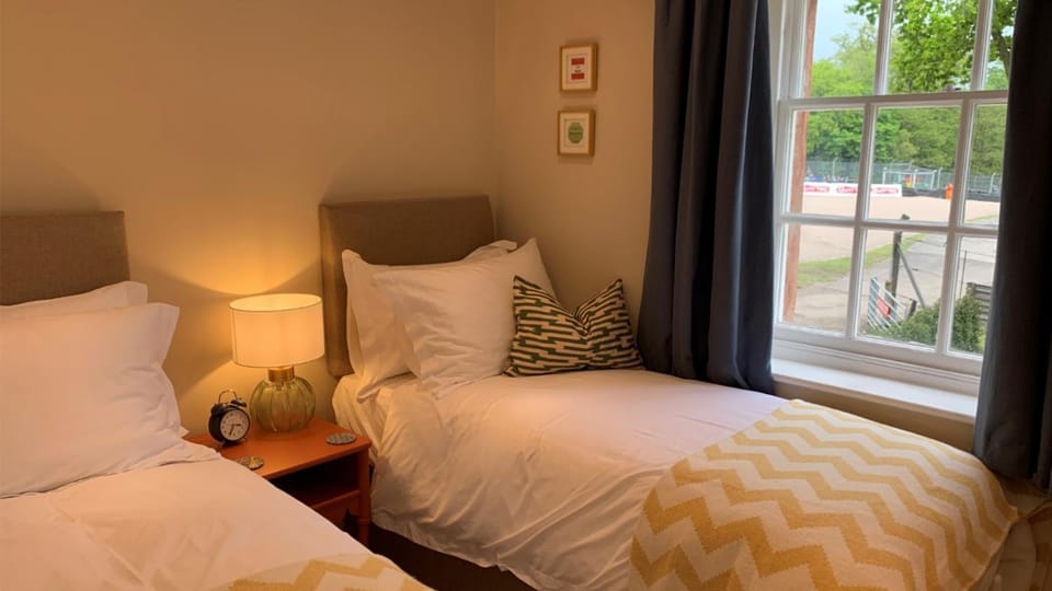 Bed, Photo of the whole room, Bedroom, Garden view
