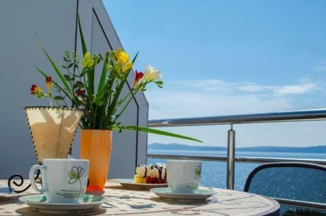 Sea view, Breakfast