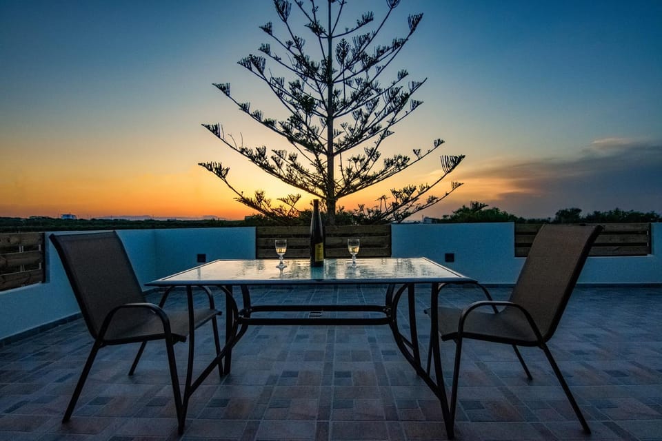 Patio, Day, Natural landscape, View (from property/room), Balcony/Terrace, Dining area, Sunrise, Sunset